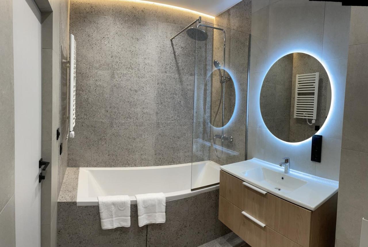 Cities Gallery Apartments Leopoli Esterno foto