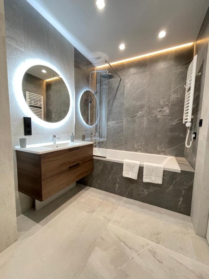 Cities Gallery Apartments Leopoli Esterno foto